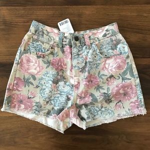 NWOT Urban Outf. Vintage Floral High Waist Shorts